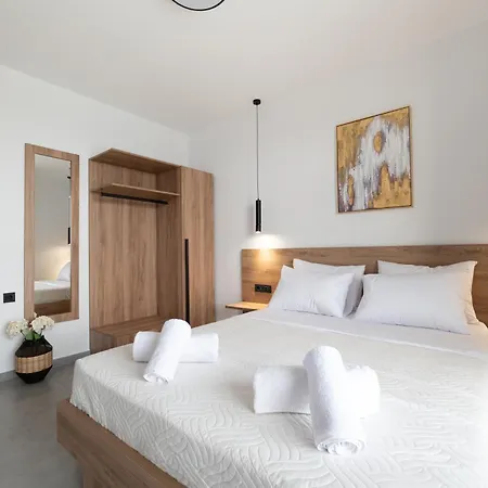 Feriehus Chryselia Suites- Private Pool