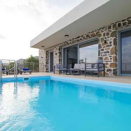 Chryselia Suites- Private Pool