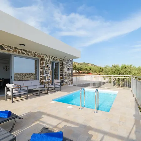 Chryselia Suites- Private Pool *