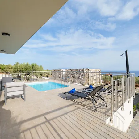 Chryselia Suites- Private Pool
