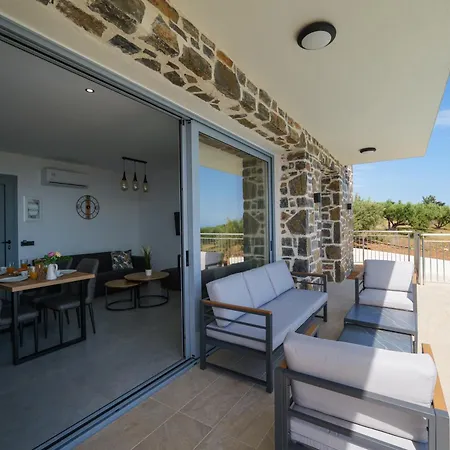 Chryselia Suites- Private Pool *