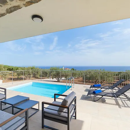 Chryselia Suites- Private Pool Feriehus Keratókambos