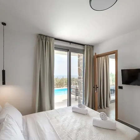 Feriehus Chryselia Suites- Private Pool Keratókambos