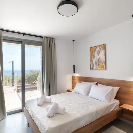 Chryselia Suites- Private Pool