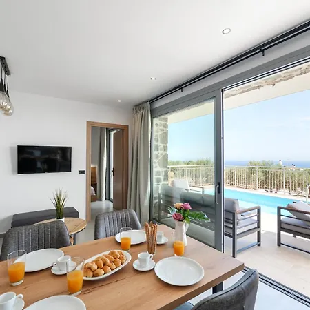 Feriehus Chryselia Suites- Private Pool *